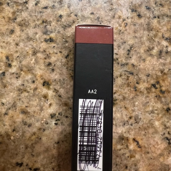 Mac Taupe - Picture 2 of 2